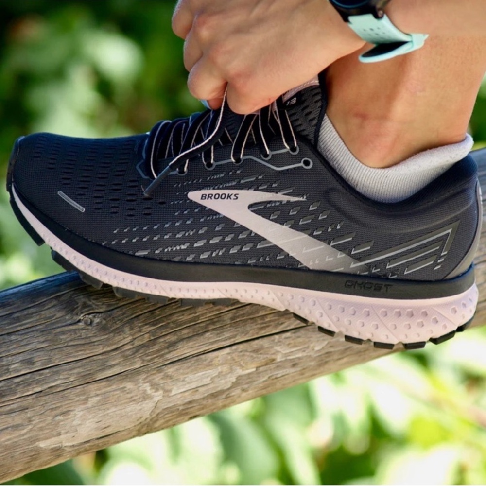 Brooks Ghost 13 Black and Pink Athletic Shoes 9.5 - Picture 4 of 12